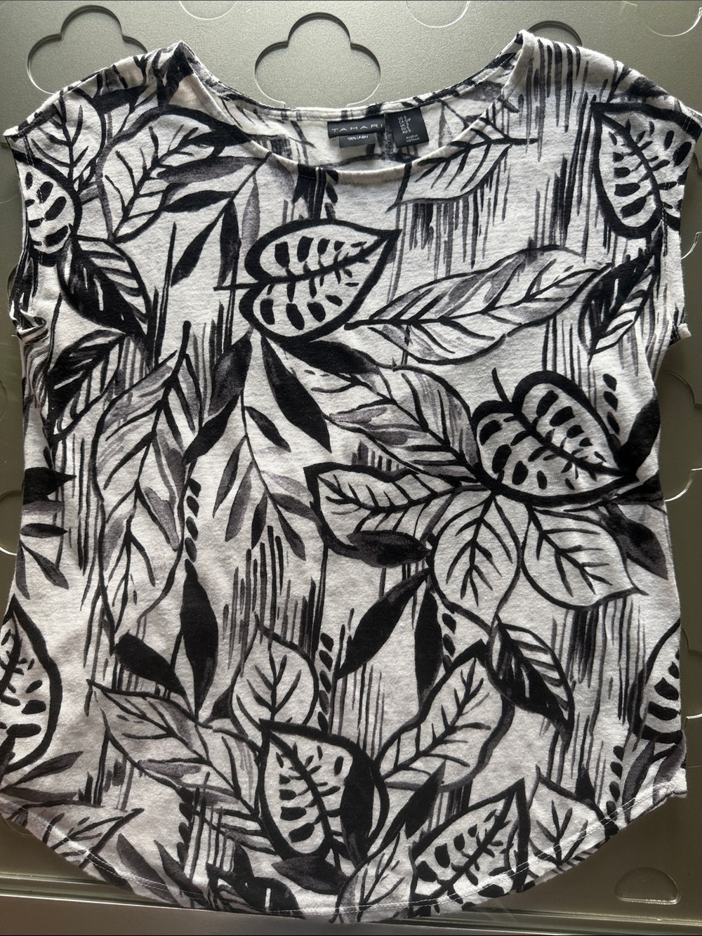 TAHARI Black White Linen Tropical Leaf Print Top Womens Size Small - Picture 6 of 11